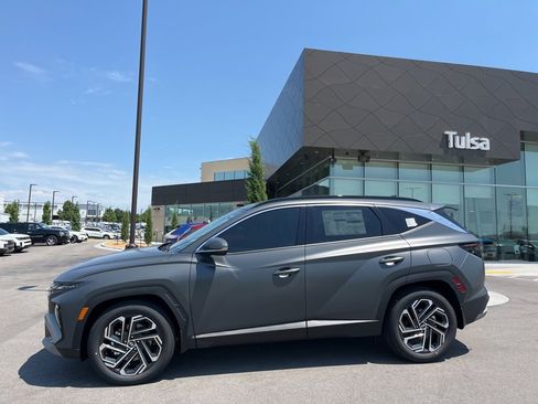 New 2025 Hyundai Tucson Limited image 8