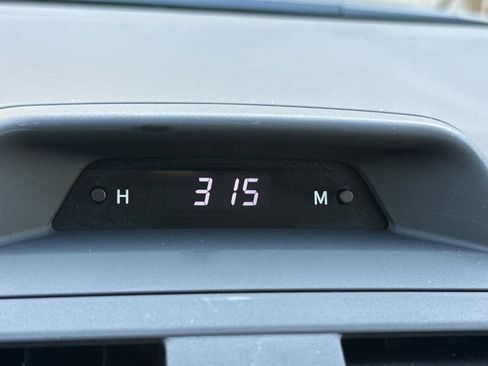 Used 2012 Toyota Corolla image 31