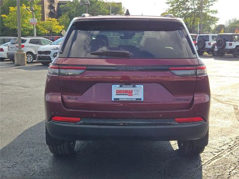 New 2025 Jeep Grand Cherokee Limited w/ Black Appearance Package image 15