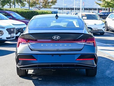 New 2026 Hyundai Elantra SEL Sport image 6