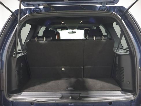 Used 2017 Ford Expedition XLT w/ Equipment Group 202A AWD/4WD image 4
