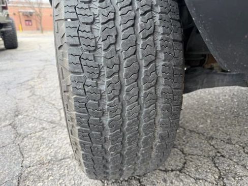 Used 2021 Toyota Tacoma TRD Off-Road w/ TRD Premium Off Road Package image 19