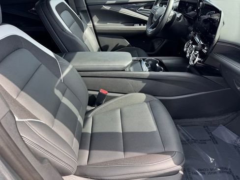 Used 2024 Chevrolet Blazer EV LT image 6