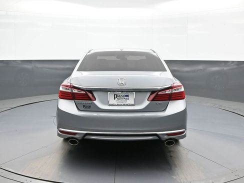 Used 2017 Honda Accord EX-L image 7