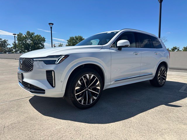 Certified 2026 Volvo XC90 B6 Plus AWD/4WD image 4