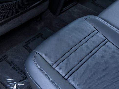 Certified 2025 Porsche Cayenne Coupe image 43