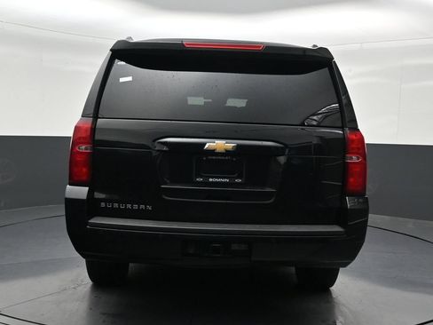 Used 2018 Chevrolet Suburban LT RWD image 4