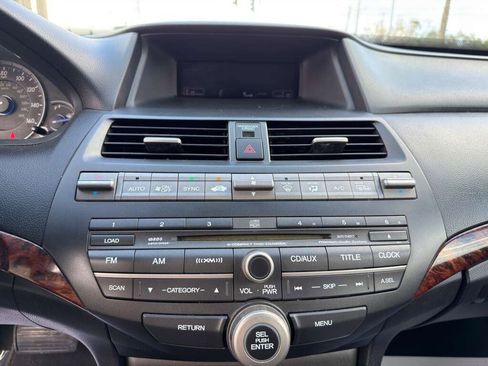 Used 2010 Honda Crosstour EX-L image 17