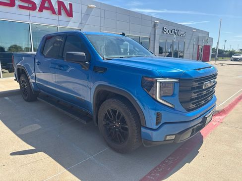 Used 2022 GMC Sierra 1500 Elevation RWD image 3