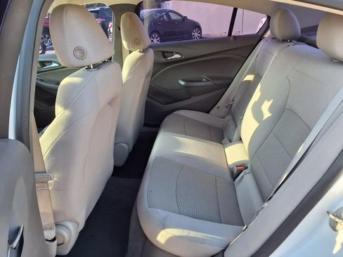 Used 2017 Chevrolet Cruze LS FWD image 11