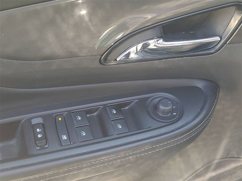 Used 2022 Buick Encore Preferred image 24