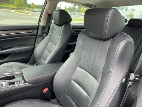 Used 2021 Honda Accord Touring image 16