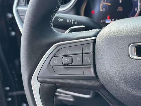 New 2025 Jeep Grand Cherokee Altitude image 22