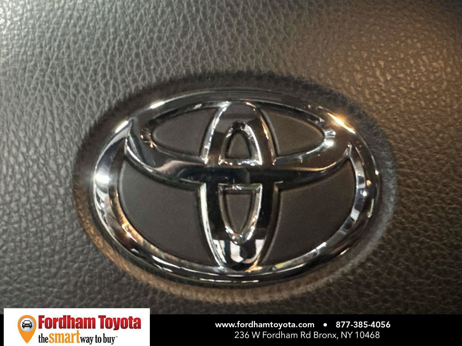 Used 2020 Toyota C-HR Limited FWD image 34