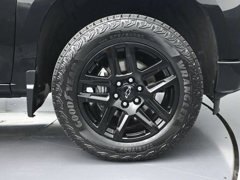 Used 2023 Chevrolet Silverado 1500 RST AWD/4WD image 9