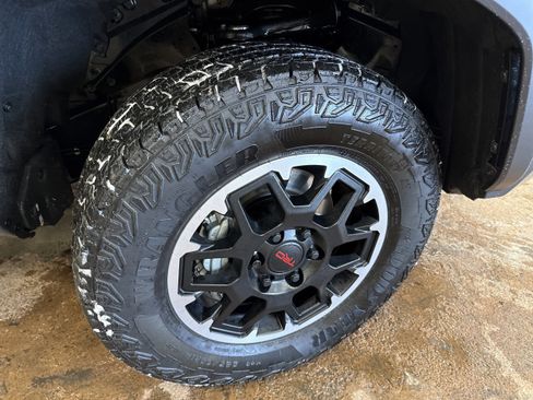 Used 2026 Toyota Tacoma TRD Off-Road w/ TRD Off Road Premium Package image 14