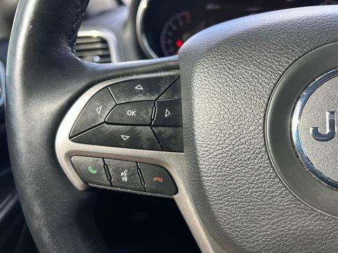 Certified 2022 Jeep Grand Cherokee Laredo X image 23