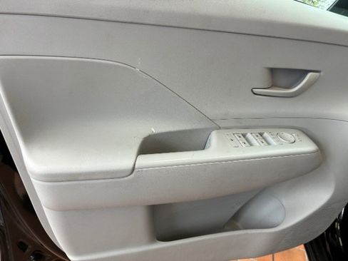 Used 2024 Hyundai Kona SEL w/ Convenience Package FWD image 16