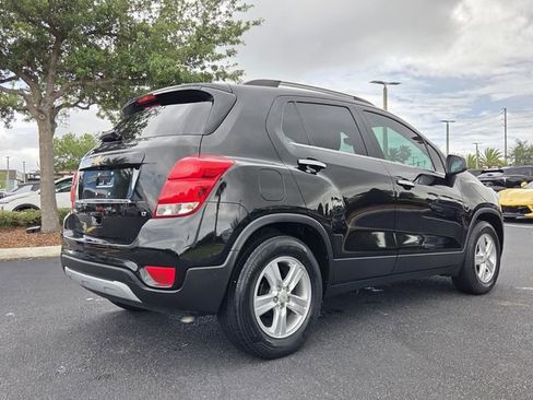 Used 2020 Chevrolet Trax LT w/ Sun & Sound Package image 6