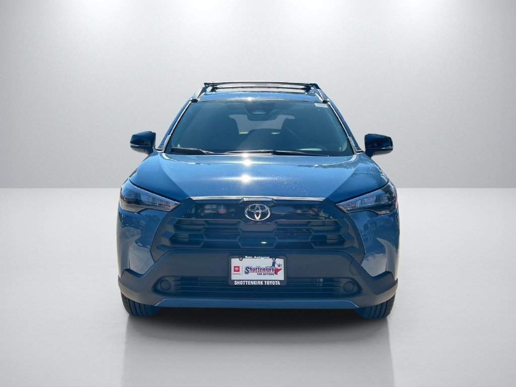 New 2026 Toyota Corolla Cross LE w/ Moonroof Package FWD image 2
