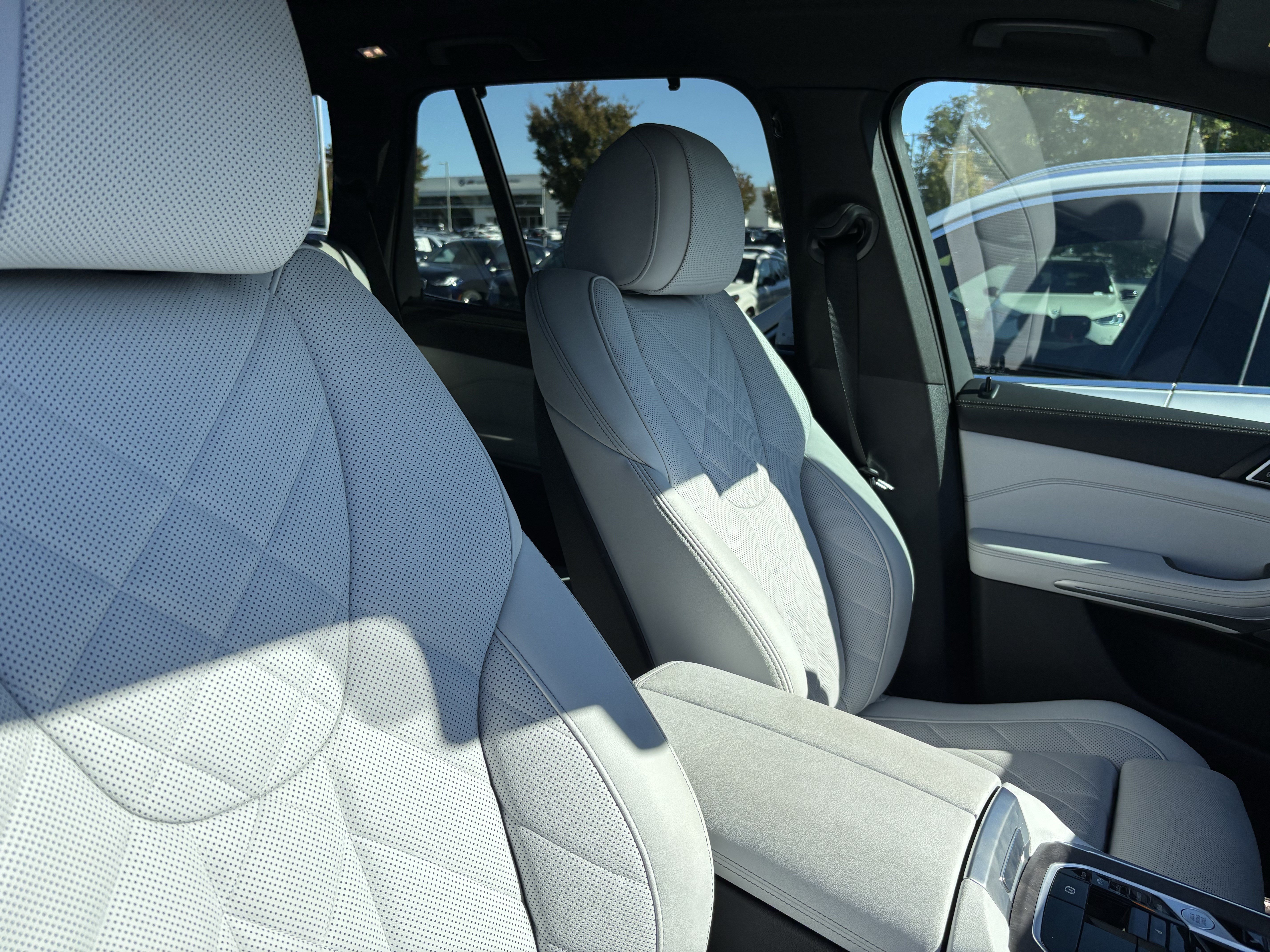 Certified 2024 BMW X5 xDrive40i w/ Premium Package AWD/4WD image 35