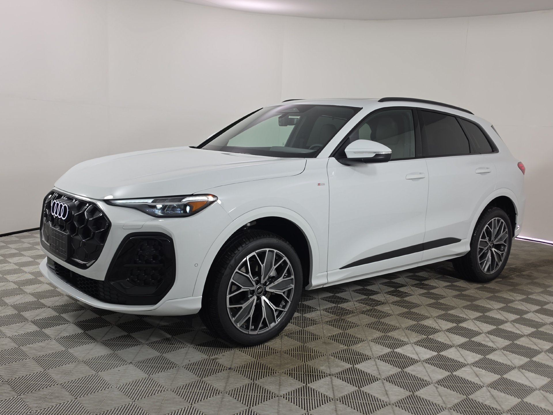 New 2026 Audi Q5 Premium Plus AWD/4WD image 3