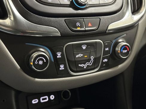 Used 2022 Chevrolet Equinox LS FWD image 16