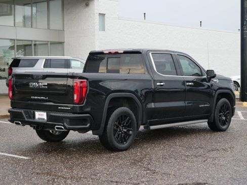 Used 2023 GMC Sierra 1500 Denali w/ Technology Package AWD/4WD image 3