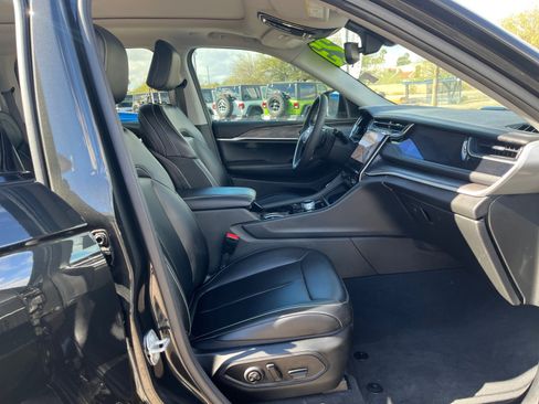 Certified 2023 Jeep Grand Cherokee 4WD 4xe image 19