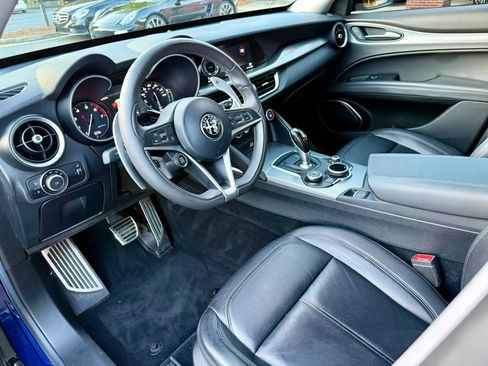 Used 2018 Alfa Romeo Stelvio Sport w/ Quick Order Package 22J Sport AWD/4WD image 18