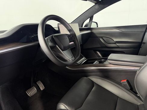 Used 2024 Tesla Model X AWD/4WD image 11