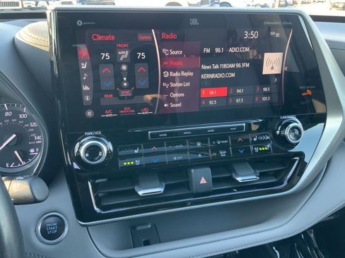 Used 2021 Toyota Highlander Platinum image 20