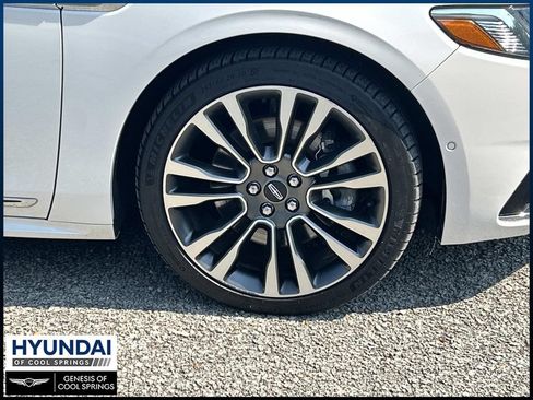 Used 2018 Lincoln Continental Reserve w/ Rear-seat Package AWD/4WD image 9