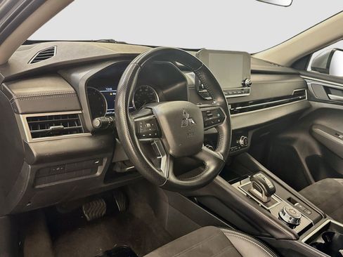 Used 2024 Mitsubishi Outlander SE AWD/4WD image 18