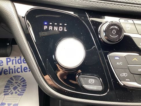 New 2027 Chrysler Pacifica Select AWD/4WD image 35