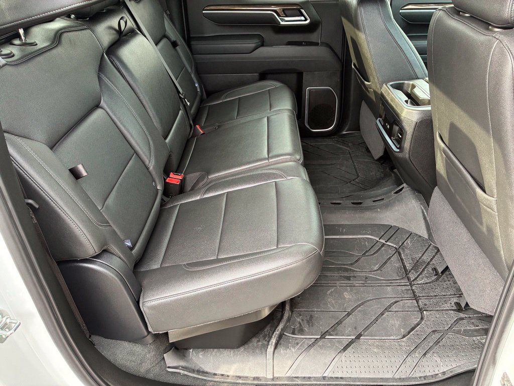 Used 2025 Chevrolet Silverado 1500 LT w/ All Star Edition Plus RWD image 17