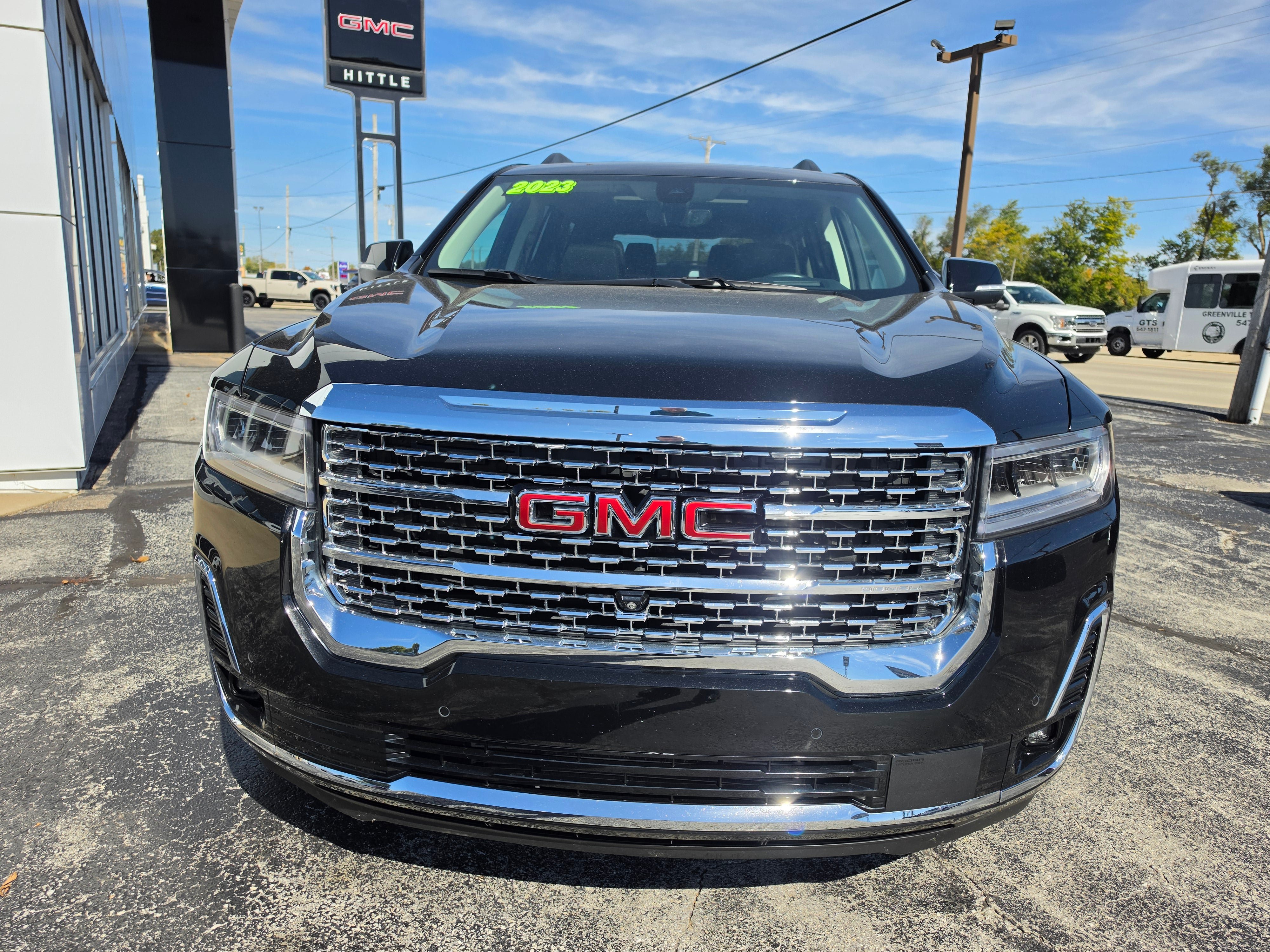 Used 2023 GMC Acadia Denali w/ Denali Ultimate Package AWD/4WD image 2