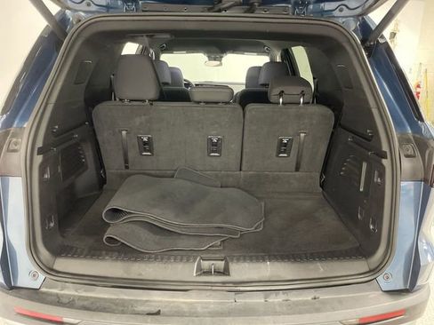 Used 2025 Chevrolet Traverse LT image 25