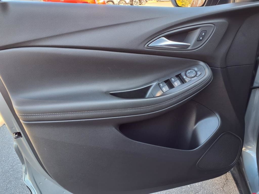 Used 2023 Buick Encore GX Select AWD/4WD image 13