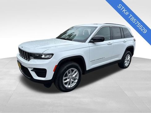 New 2026 Jeep Grand Cherokee Laredo AWD/4WD image 3
