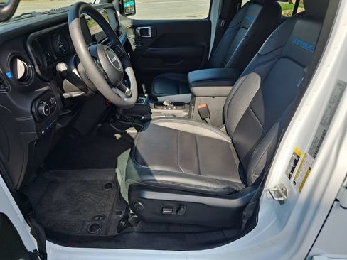 Used 2024 Jeep Wrangler Unlimited Rubicon 4xe AWD/4WD image 18