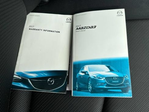 Used 2017 MAZDA MAZDA3 Sport FWD image 31