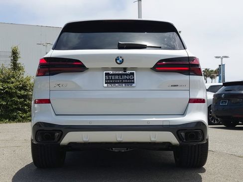New 2026 BMW X5 xDrive40i w/ M Sport Package AWD/4WD image 16