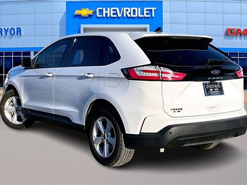 Used 2021 Ford Edge SE image 4