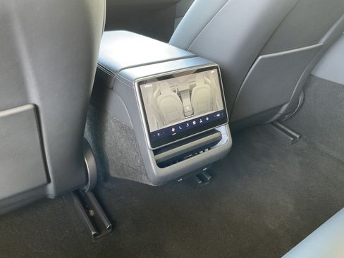 Used 2025 Tesla Model 3 Long Range RWD image 19