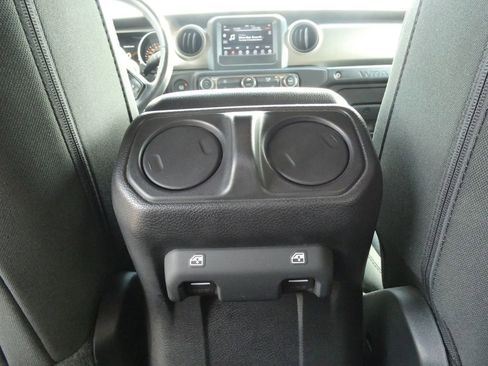 Used 2019 Jeep Wrangler Unlimited Sport S image 16