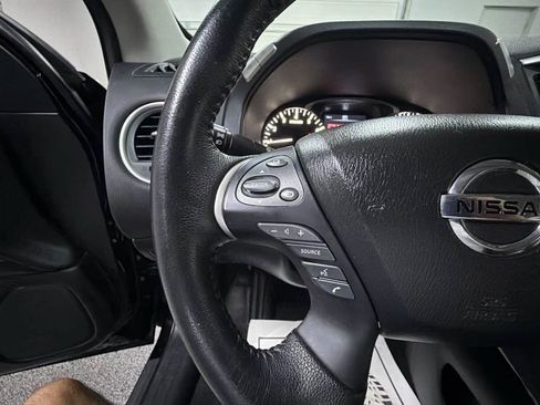 Used 2019 Nissan Pathfinder SV w/ Rock Creek Edition FWD image 16