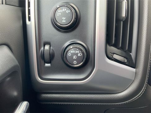 Used 2019 GMC Sierra 1500 SLE w/ SLE Value Package image 17