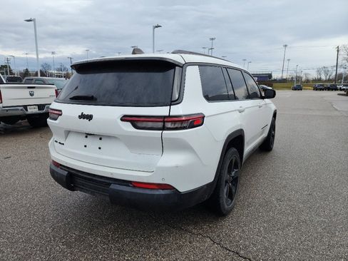 Used 2023 Jeep Grand Cherokee L Laredo image 7