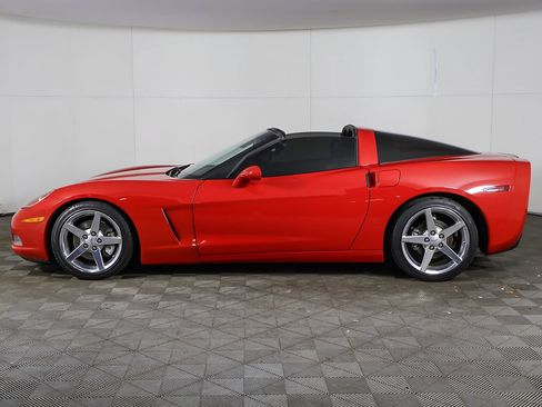 Used 2006 Chevrolet Corvette Coupe w/ Preferred Equipment Group RWD image 18